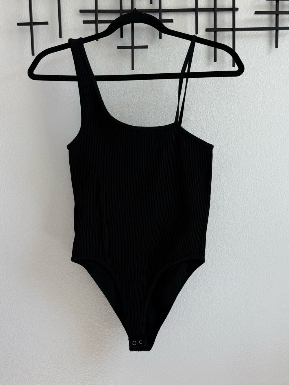 Forever 21 Black Asymmetrical One Shoulder Bodysuit Size Medium NWT
